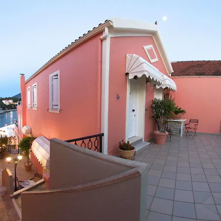 Fiscardostudios * フィスカルドン